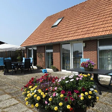 בית נופש Spacious Holiday Home With Shared Swimming Pool And Stunning Views Rekken