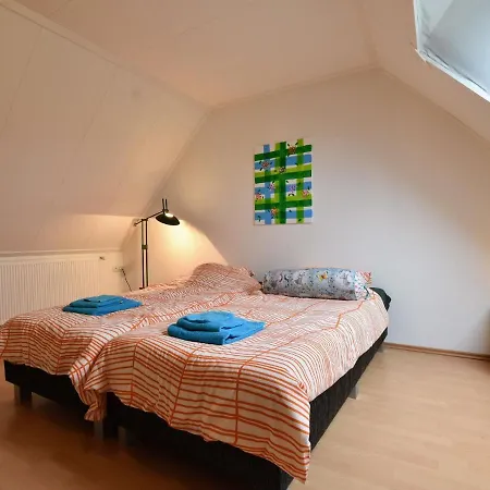 בית נופש Spacious Holiday Home With Shared Swimming Pool And Stunning Views *