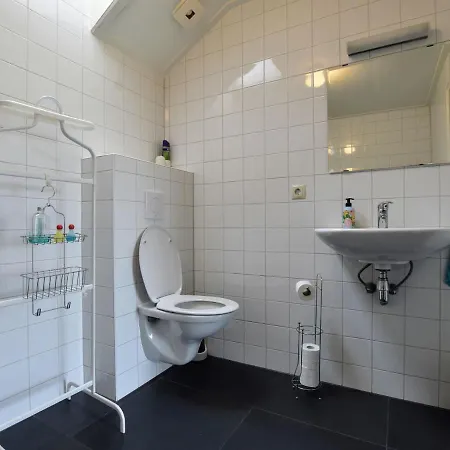 Spacious Holiday Home With Shared Swimming Pool And Stunning Views *