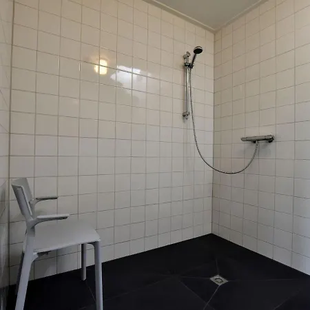 בית נופש Spacious Holiday Home With Shared Swimming Pool And Stunning Views *